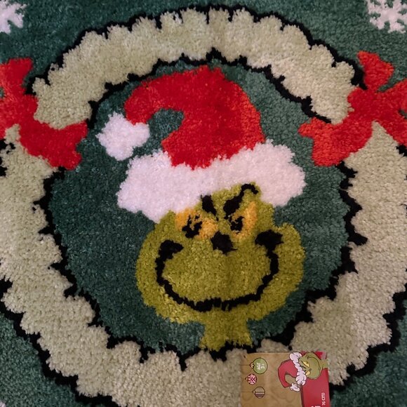 Grinch Plush Bath/Accent Rug 20x30" Christmas Holiday Decor NWT - Picture 2 of 3